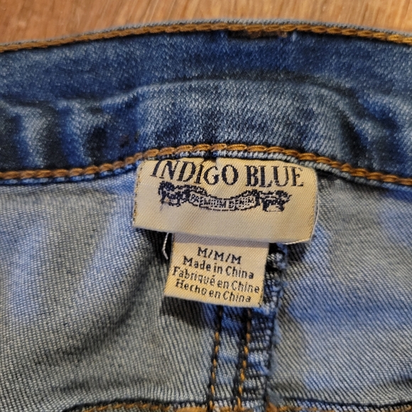 Indigo Blue Distressed Maturnity Jeans, Size Medium (16W) - Picture 7 of 12